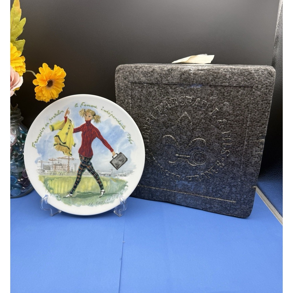 Vintage Limoges D'Arceau Les Femmes Du Siècle 1960 Porcelain Collector Plate